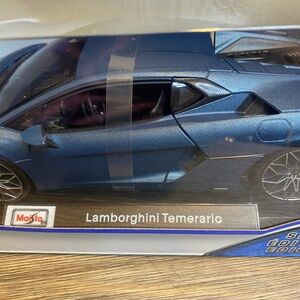 Maisto Blue Lamborghini Temerario Model Car